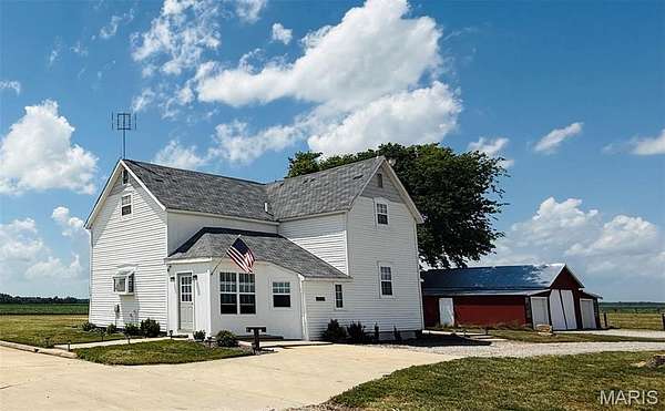 7 Acres of Land with Home for Sale in Nashville, Illinois