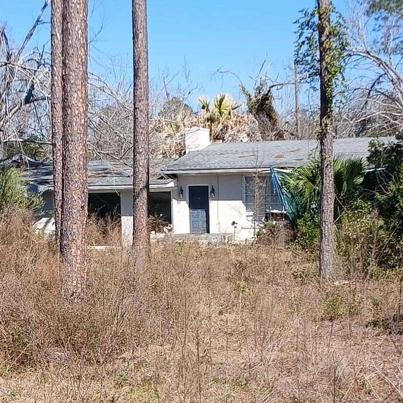 2.49 Acres of Land with Home for Sale in Broxton, Georgia