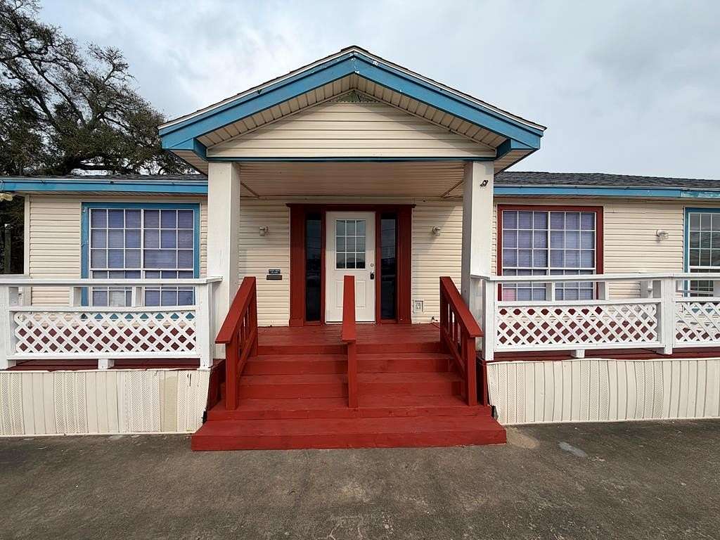 3 Acres of Improved Commercial Land for Sale in Richwood, Texas