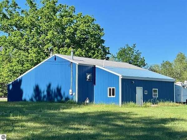 1.5 Acres of Improved Commercial Land for Sale in Cadillac, Michigan