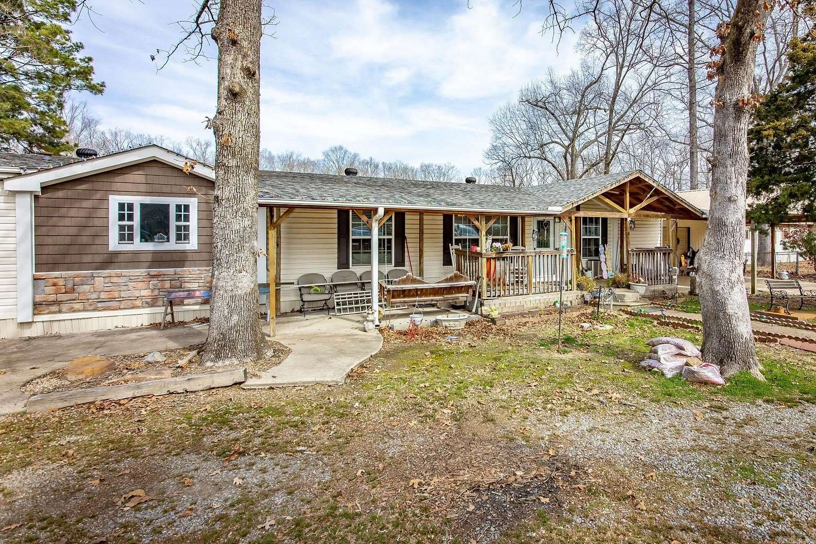 1.55 Acres of Land with Home for Sale in Jacksonville, Arkansas
