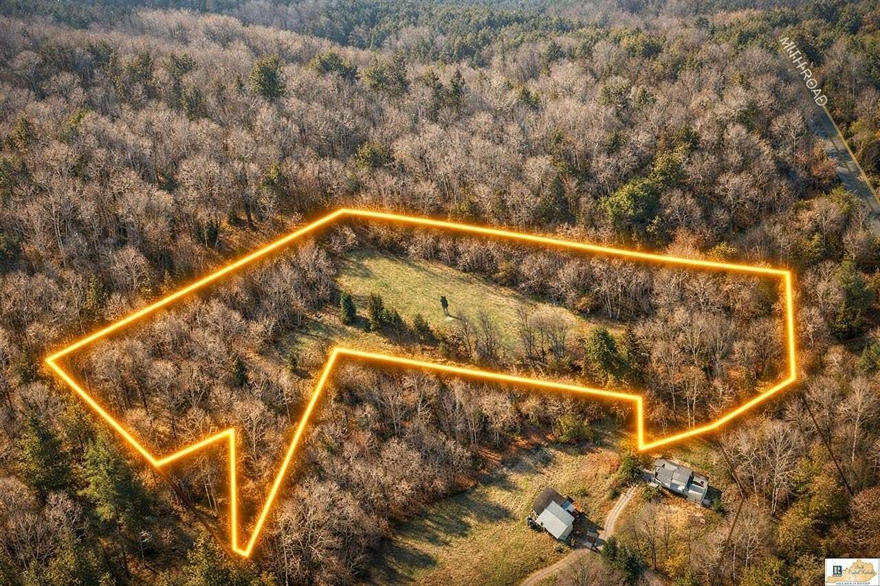 10.5 Acres of Recreational & Residential Land for Sale in Bonnieville, Kentucky