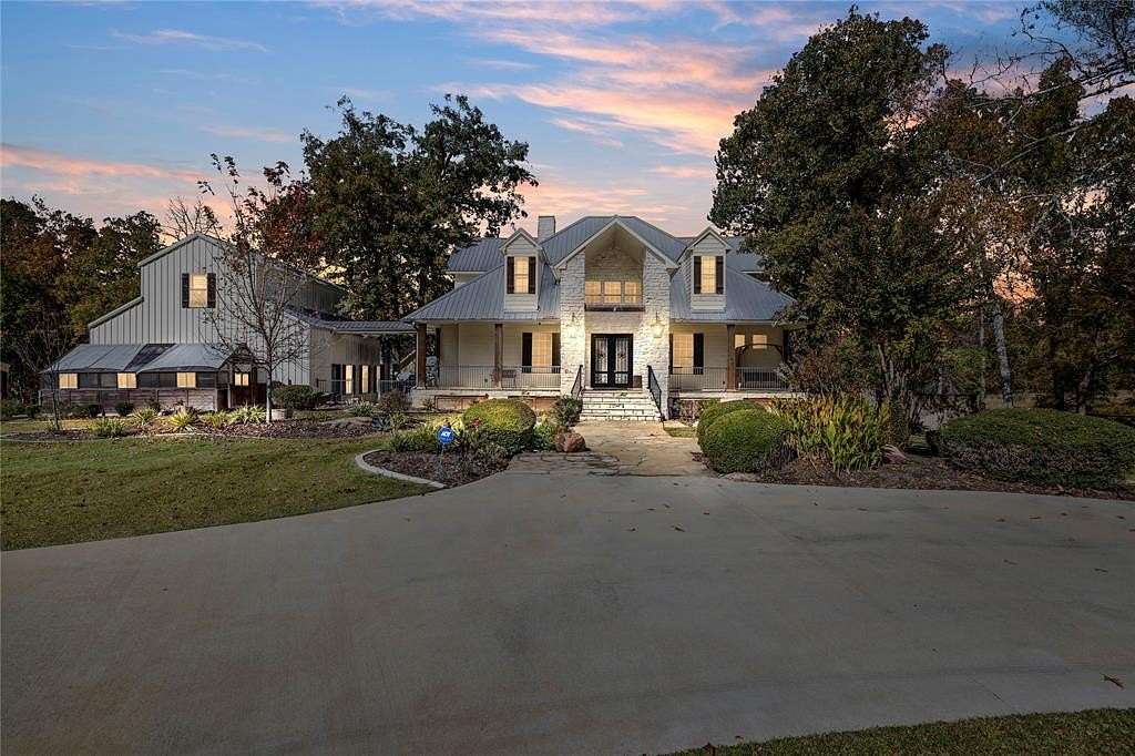 13.3 Acres of Land with Home for Sale in Diana, Texas