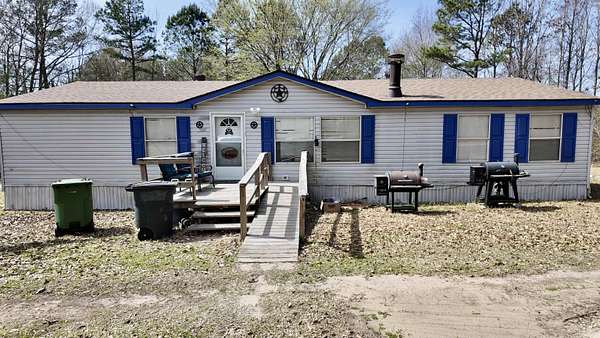 7 Acres of Land with Home for Sale in Gladewater, Texas