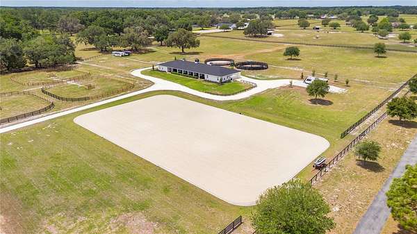 21 Acres of Agricultural Land with Home for Lease in Morriston, Florida