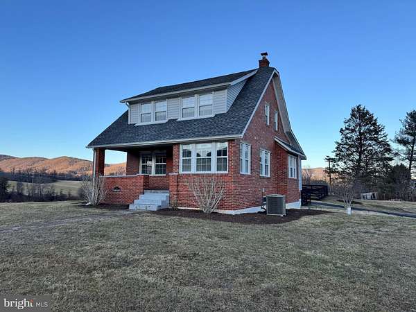 4.48 Acres of Land with Home for Lease in Huntly, Virginia