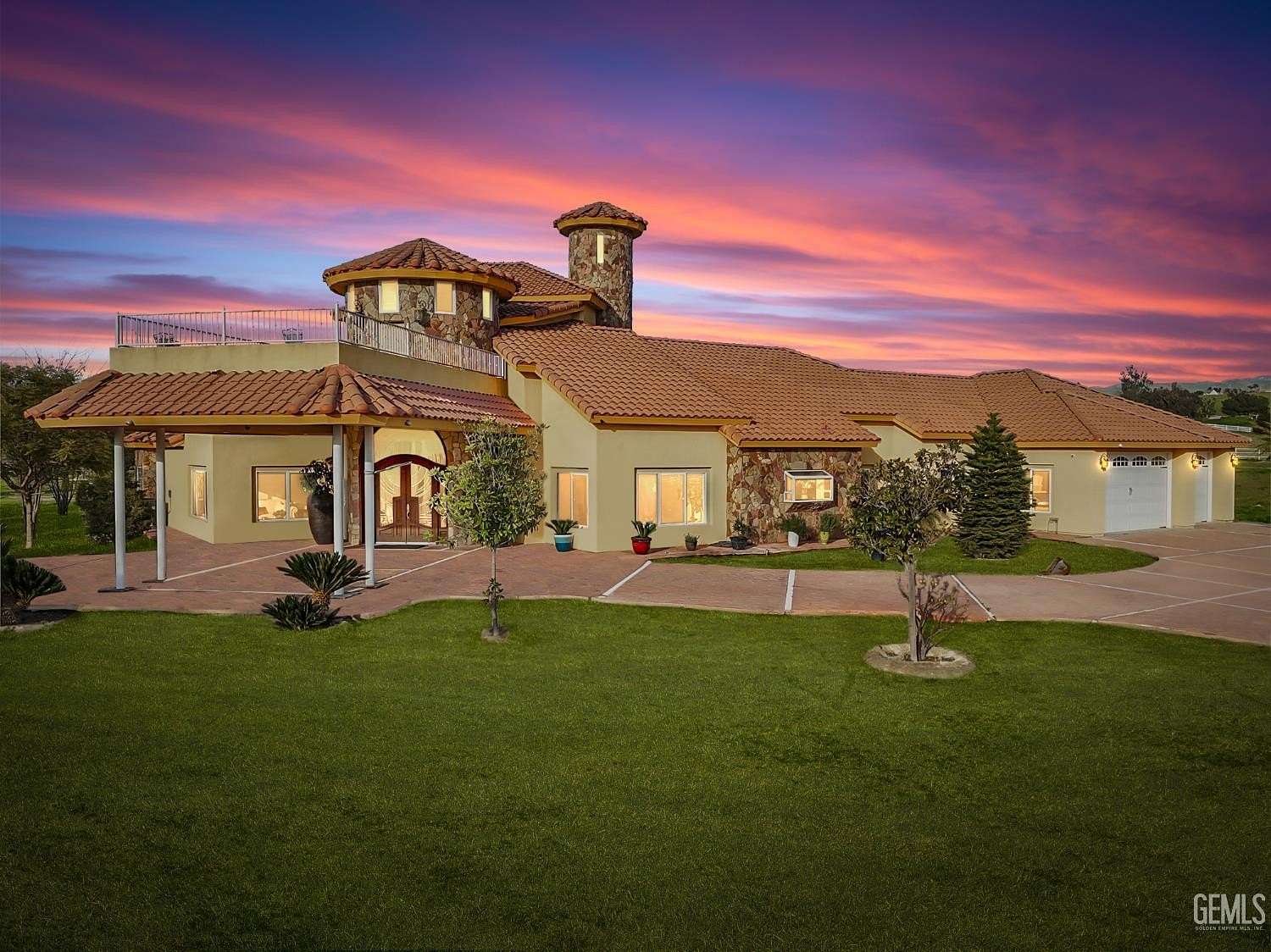 6 Acres of Land with Home for Sale in Bakersfield, California