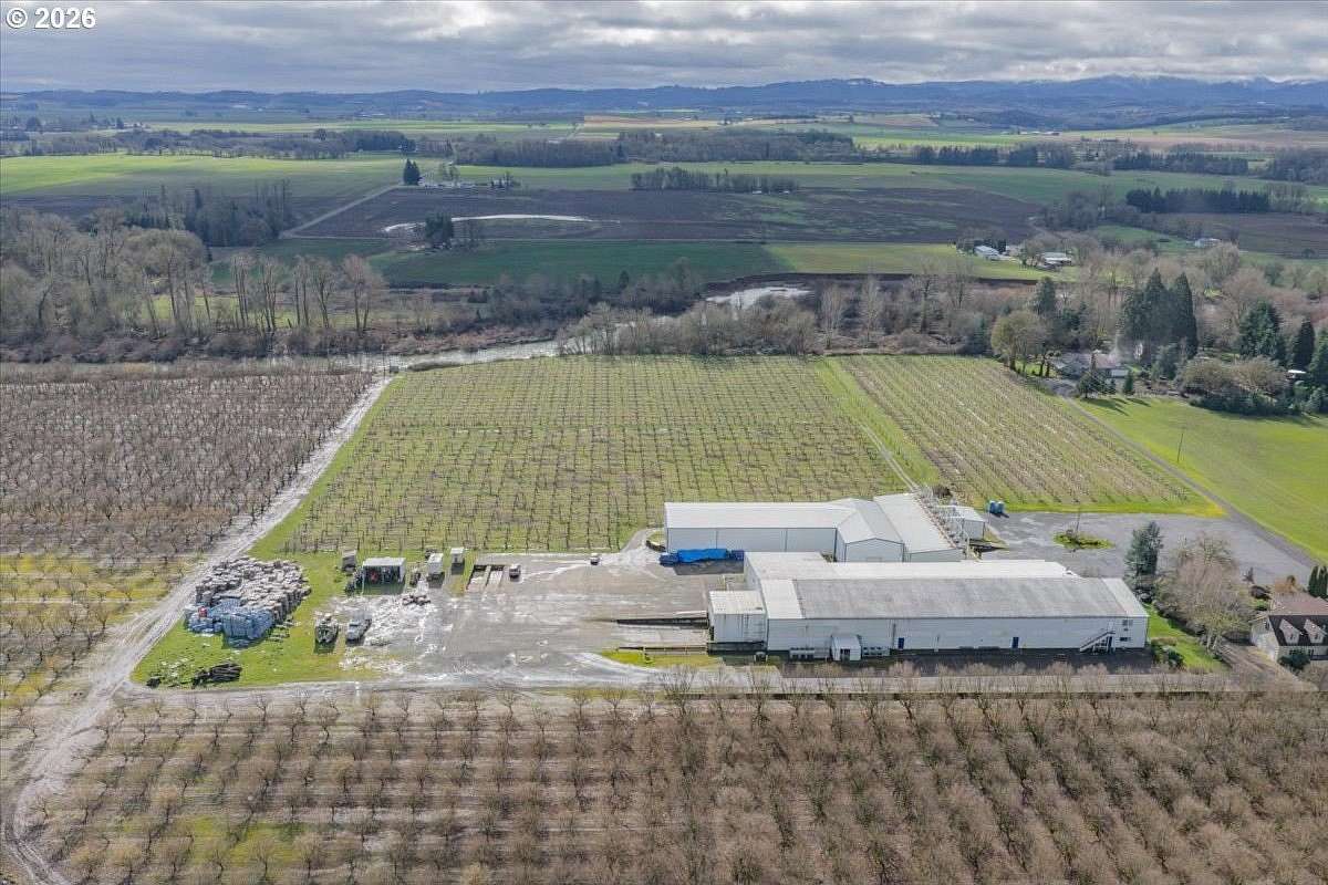 16.2 Acres of Land with Home for Sale in Sheridan, Oregon