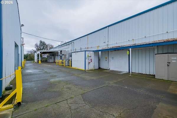 16.2 Acres of Land with Home for Sale in Sheridan, Oregon