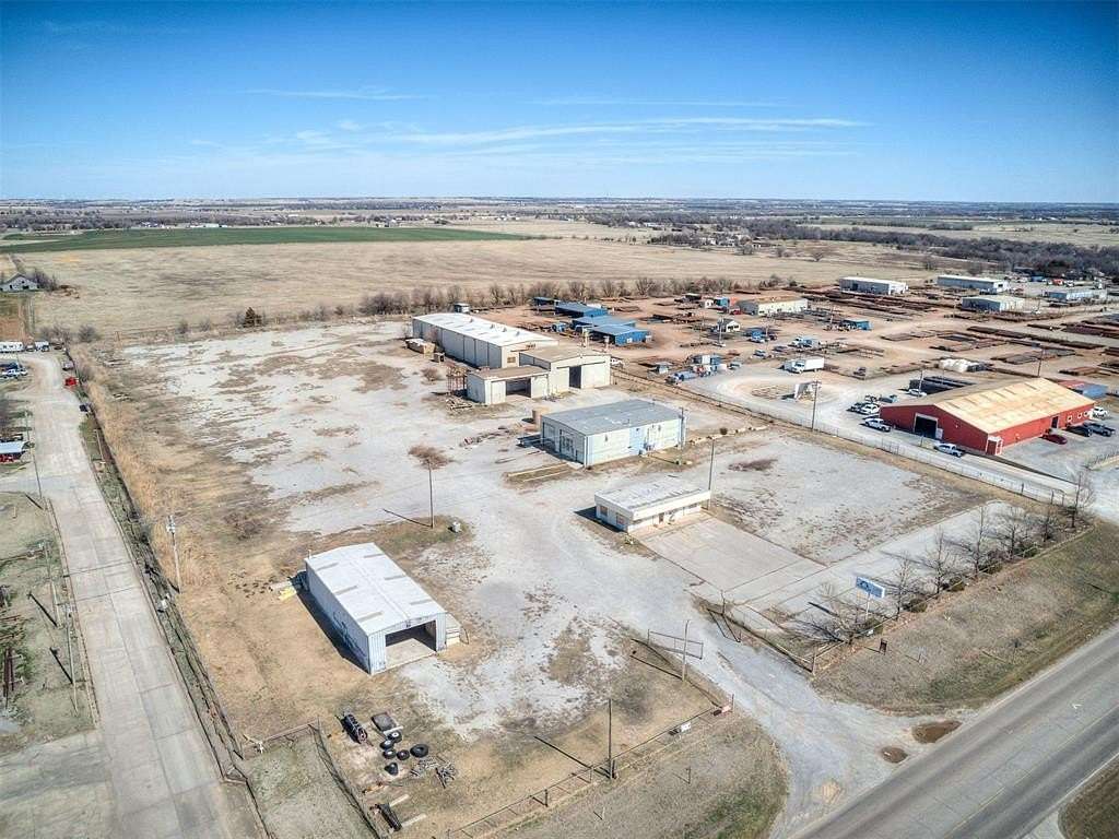 9 Acres of Improved Commercial Land for Sale in El Reno, Oklahoma
