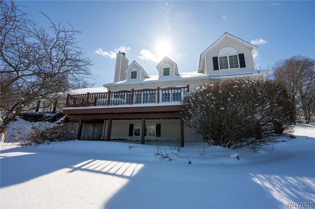 3.1 Acres of Land with Home for Sale in Lockport, New York