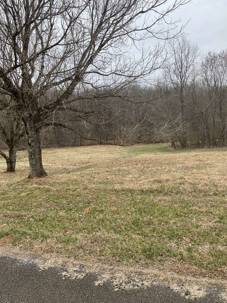 12.4 Acres of Land for Sale in Pulaski, Tennessee