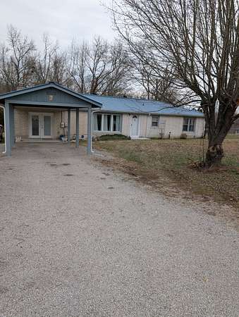 2 Acres of Improved Mixed-Use Land for Sale in Lyles, Tennessee