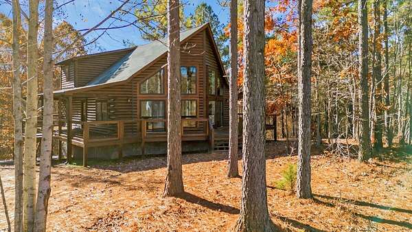 7.7 Acres of Land with Home for Sale in South Pittsburg, Tennessee