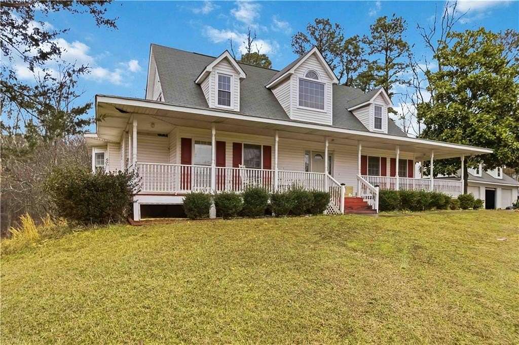 4.18 Acres of Land with Home for Sale in Palmetto, Georgia
