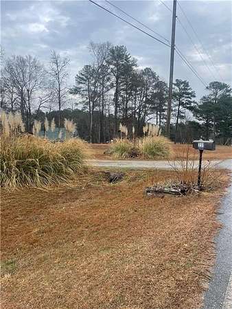 4.18 Acres of Land with Home for Sale in Palmetto, Georgia