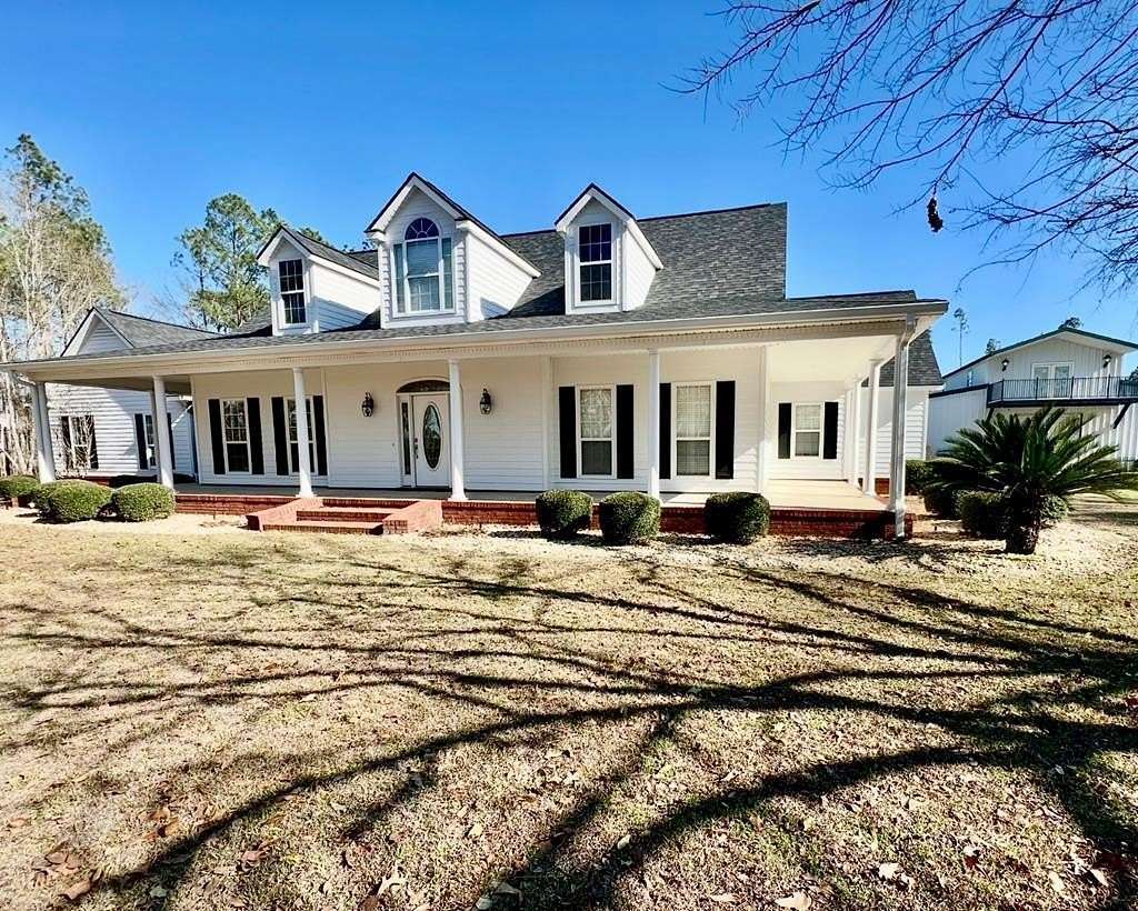 15 Acres of Land with Home for Sale in Lake Park, Georgia