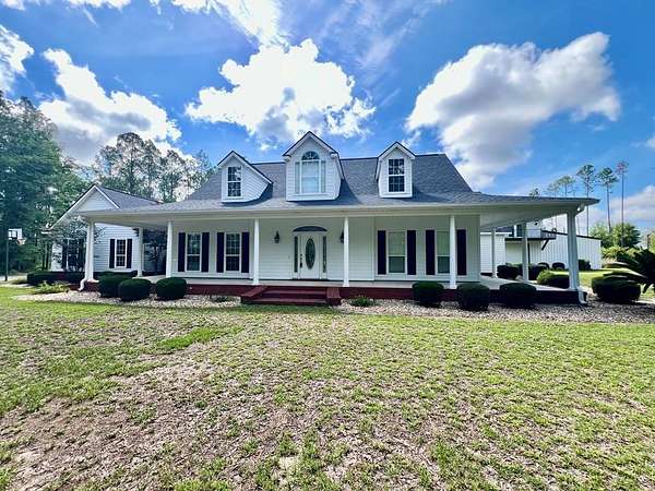 15 Acres of Land with Home for Sale in Lake Park, Georgia