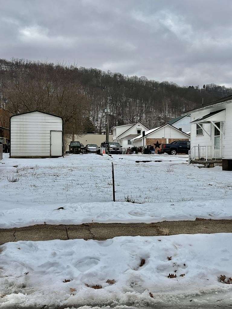 0.08 Acres of Land for Sale in Paden City, West Virginia