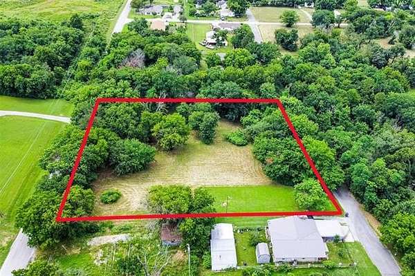 1.73 Acres of Residential Land for Sale in Locust Grove, Oklahoma