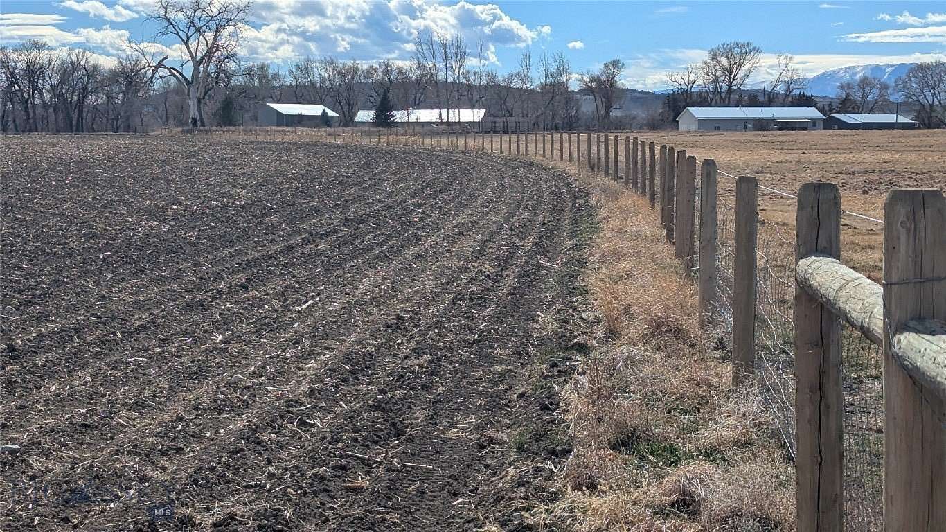 260 Acres of Land for Sale in Fromberg, Montana