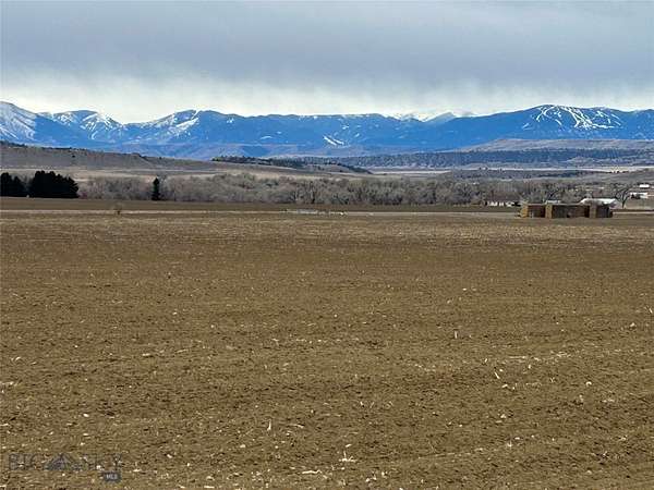 260 Acres of Land for Sale in Fromberg, Montana