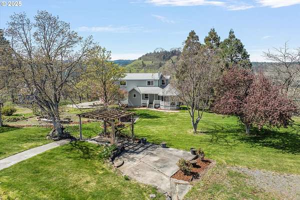 20.4 Acres of Land with Home for Sale in Mosier, Oregon