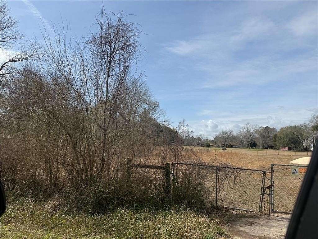 1 Acre of Residential Land for Sale in Irvington, Alabama