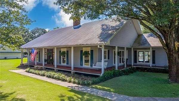 3.83 Acres of Land with Home for Sale in Baton Rouge, Louisiana