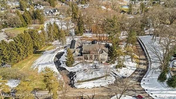 1.69 Acres of Land with Home for Sale in Bloomfield Hills, Michigan