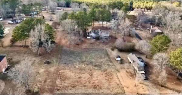 0.74 Acres of Residential Land for Sale in Winfield, Alabama