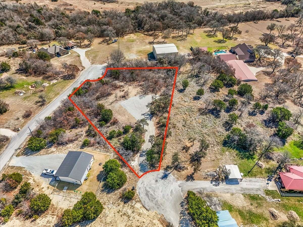 1.22 Acres of Residential Land for Sale in Springtown, Texas