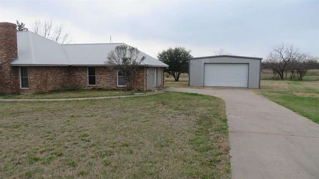 1.56 Acres of Land with Home for Sale in Maypearl, Texas