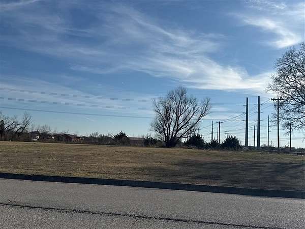 1 Acre of Land for Sale in Forest Hill, Texas