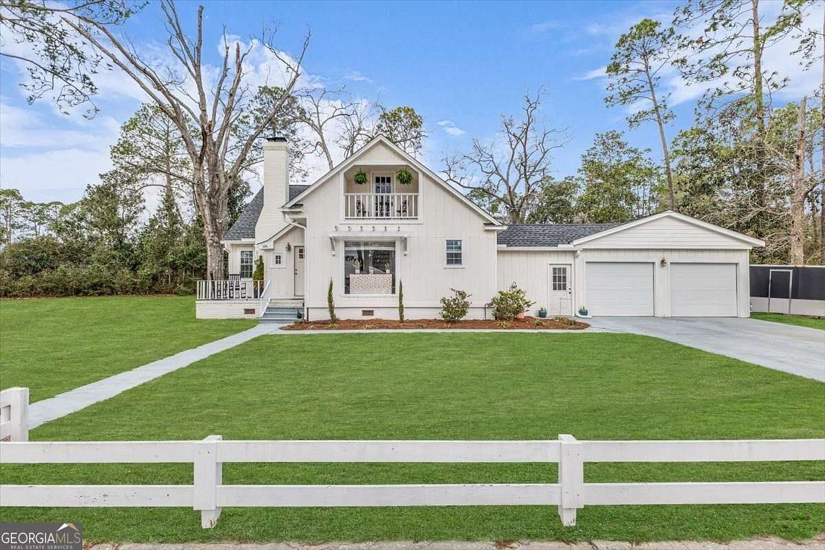 2 Acres of Improved Mixed-Use Land for Sale in Jesup, Georgia