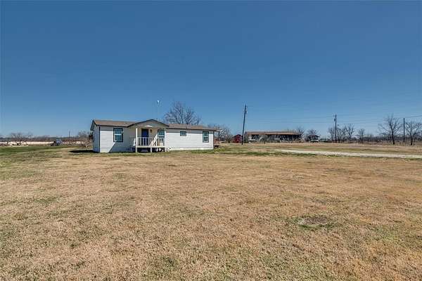 1.67 Acres of Land with Home for Lease in Kaufman, Texas