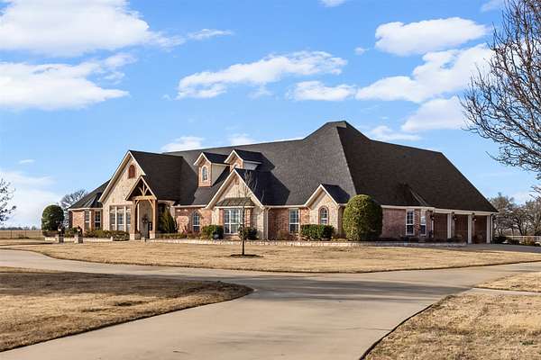 3.33 Acres of Land with Home for Sale in Sulphur Springs, Texas