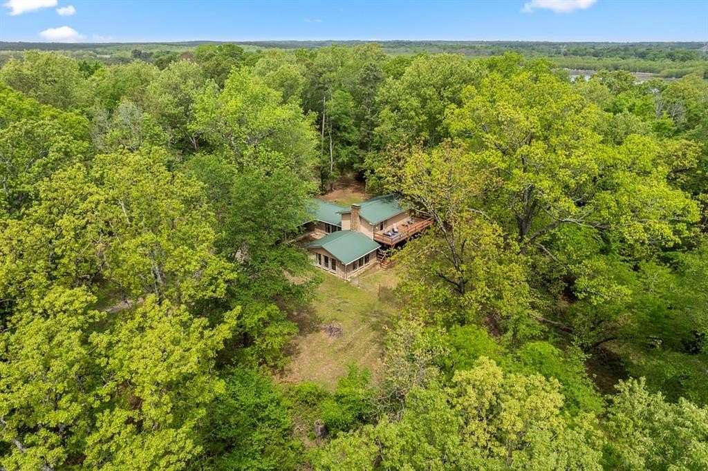 4.8 Acres of Land with Home for Sale in Mount Pleasant, Texas