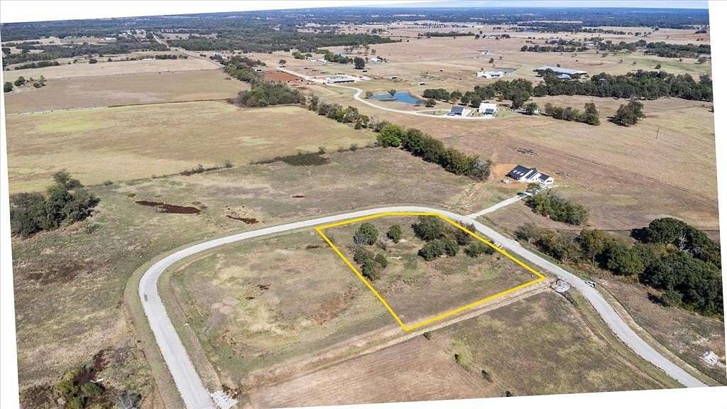 1.67 Acres of Residential Land for Sale in Whitesboro, Texas