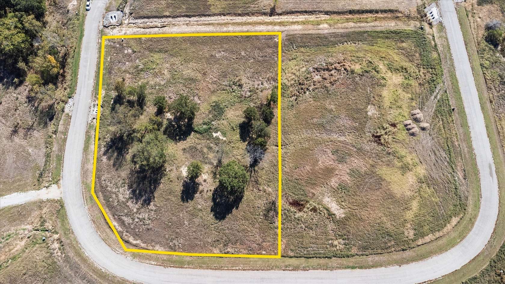 1.67 Acres of Residential Land for Sale in Whitesboro, Texas
