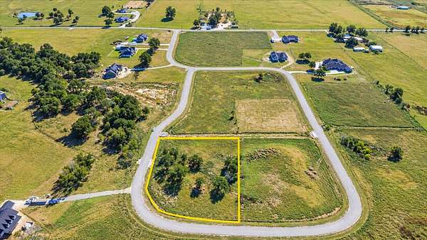 1.67 Acres of Residential Land for Sale in Whitesboro, Texas