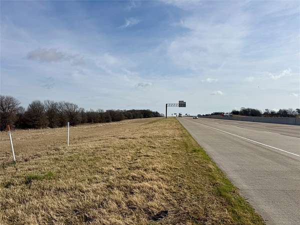 3.82 Acres of Land for Sale in Hillsboro, Texas