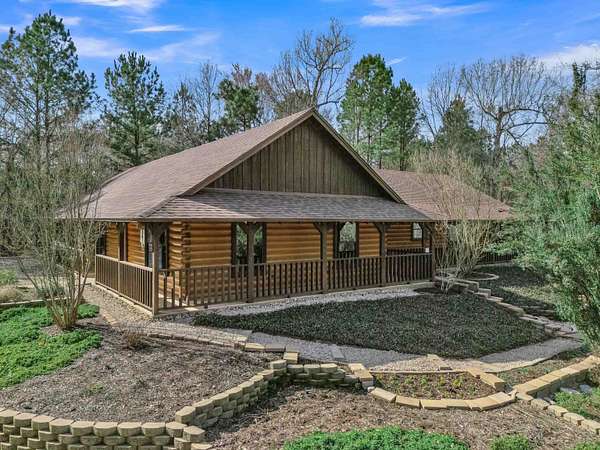 6.1 Acres of Land with Home for Sale in Gladewater, Texas