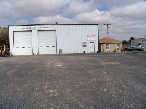 1.72 Acres of Improved Mixed-Use Land for Sale in Andrews, Texas