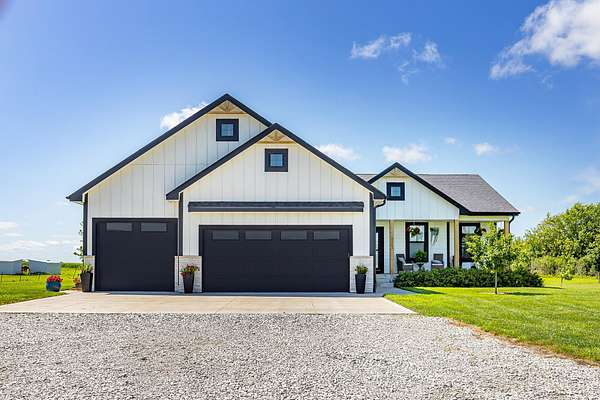 9.27 Acres of Land with Home for Sale in Maxwell, Iowa