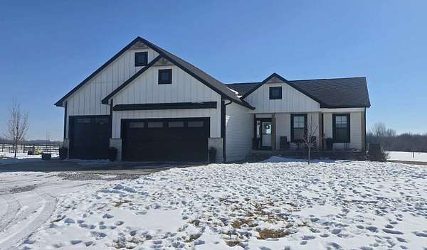 9.27 Acres of Land with Home for Sale in Maxwell, Iowa