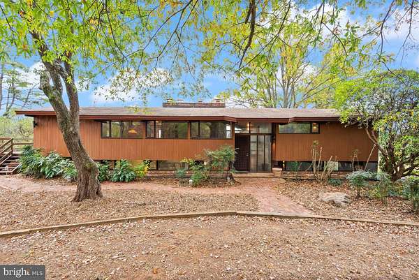 6.7 Acres of Land with Home for Sale in Warrenton, Virginia