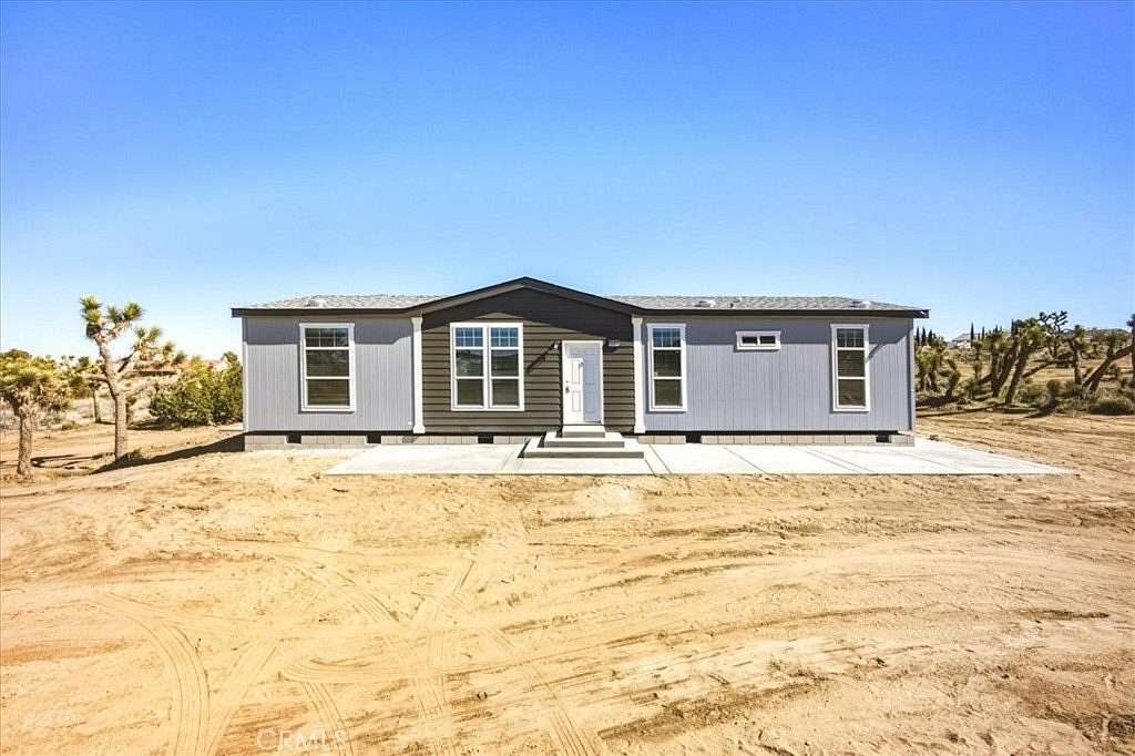 2 Acres of Land with Home for Sale in Piñon Hills, California