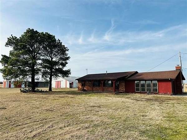 15 Acres of Land with Home for Sale in Wainwright, Oklahoma
