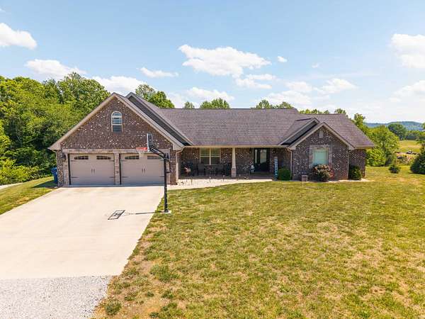 7.6 Acres of Land with Home for Sale in Somerset, Kentucky